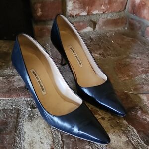 Manolo Blahnik Vintage Navy Leather Pointy Toe Heels